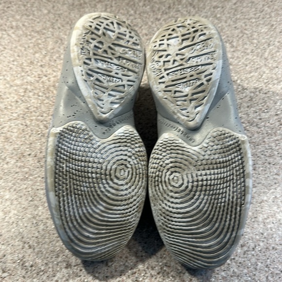 EUC Big Kids Freak Charles Veronica Court Shoes - Size 4Y - Picture 3 of 5